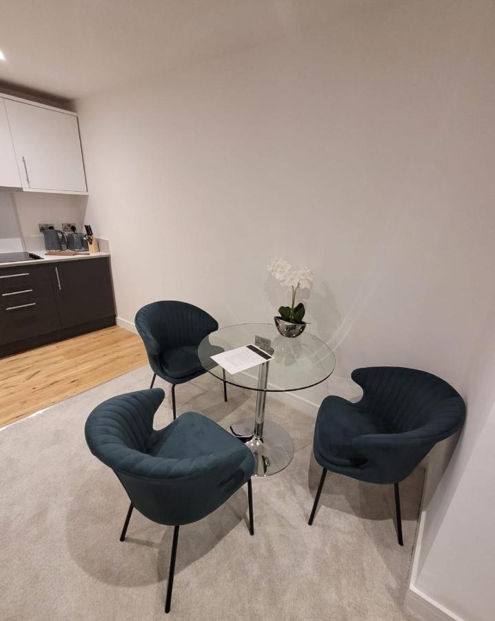 Luxury 2 Bed Apartment In The Heart Of Rochester Wainscot Exterior photo